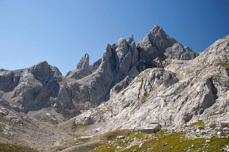 refugio y pico cabrones.jpg